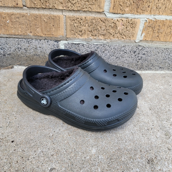 Crocs Black Faux Fur Lined Clogs Mens 6/Womens 8 - Picture 3 of 16